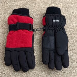3M Thinsulate Kids Red and Black Mittens Youth 8/16